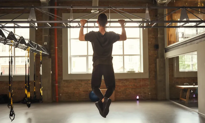 Effortless Strength Training: Easy Setup Guide for Group Pull-Up Assist Gear